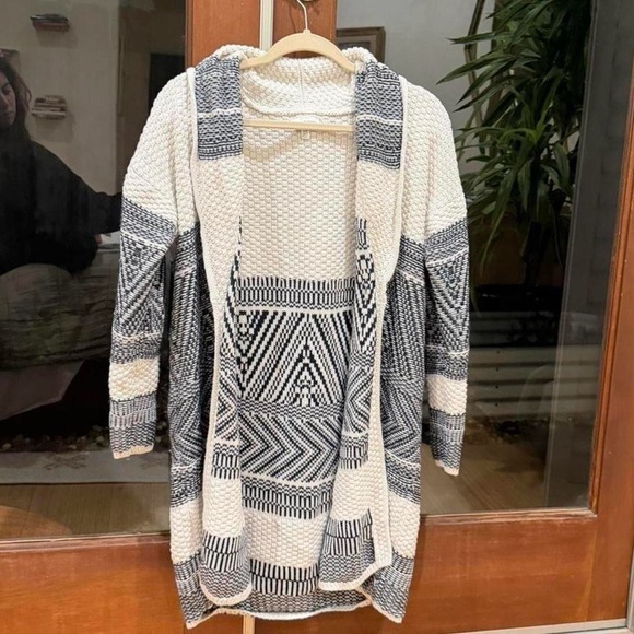 Lucky Brand Sweaters - Cozy Black and White Patterned Women's cardigan Sweater Lucky Brand